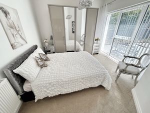 Bedroom- click for photo gallery